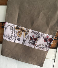 Load image into Gallery viewer, Crisp pewter coloured linen tea towel with a berry print feature. Great for drying glasses and beautiful enough to carry to the dining table. Traditional style manchester with a modern edge. 
