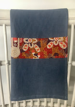 Load image into Gallery viewer, Linen Tea Towel - Australian Indigenous Designs